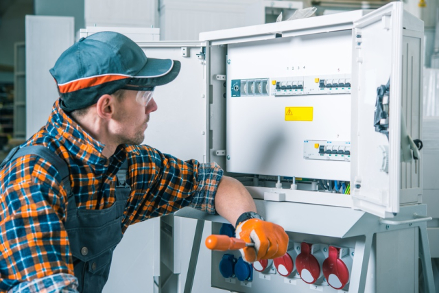 corso-pes-pav-cei-11-27-svolgimento-di-lavori-elettrici