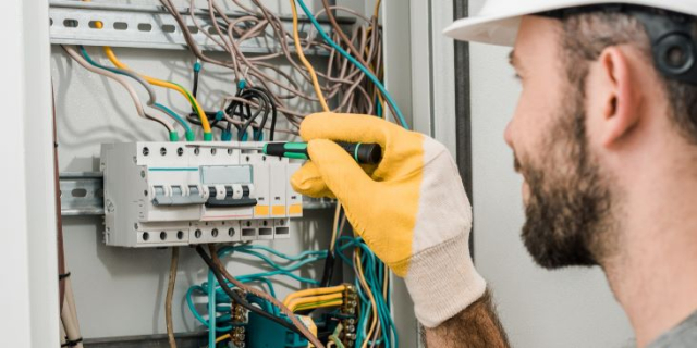 rischio-elettrico-procedure-tecniche-ed-organizzative-in-applicazione-della-norma-cei-11-27